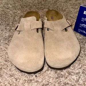 Brand New Birkenstock Boston Sz 40 or women’s 9 suede taupe
